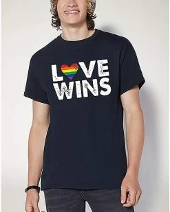 New ⭐ Rainbow Heart Love Wins Pride T 👕 Shirt 😀